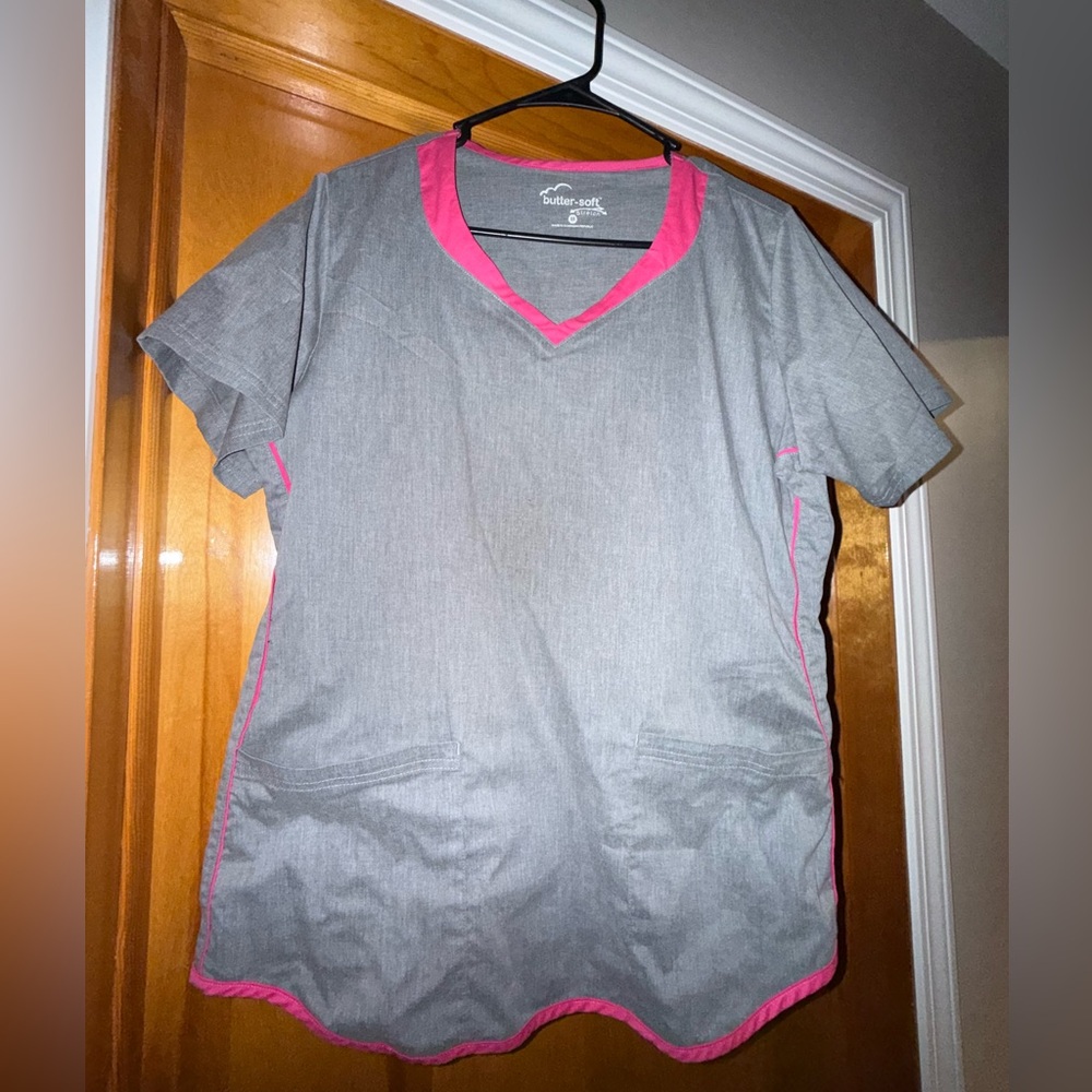 Butter Soft Women's Gray Scrub Top with Pink Trim